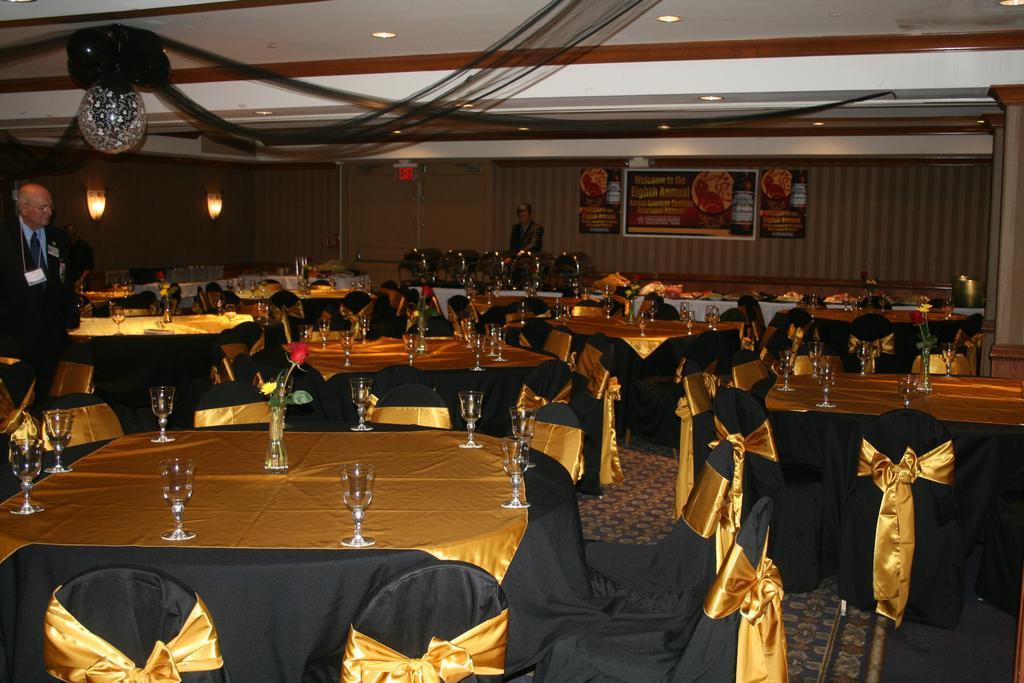 Gateway Hotel Dallas Park Central Extérieur photo