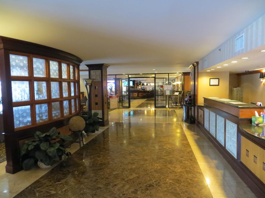 Gateway Hotel Dallas Park Central Extérieur photo