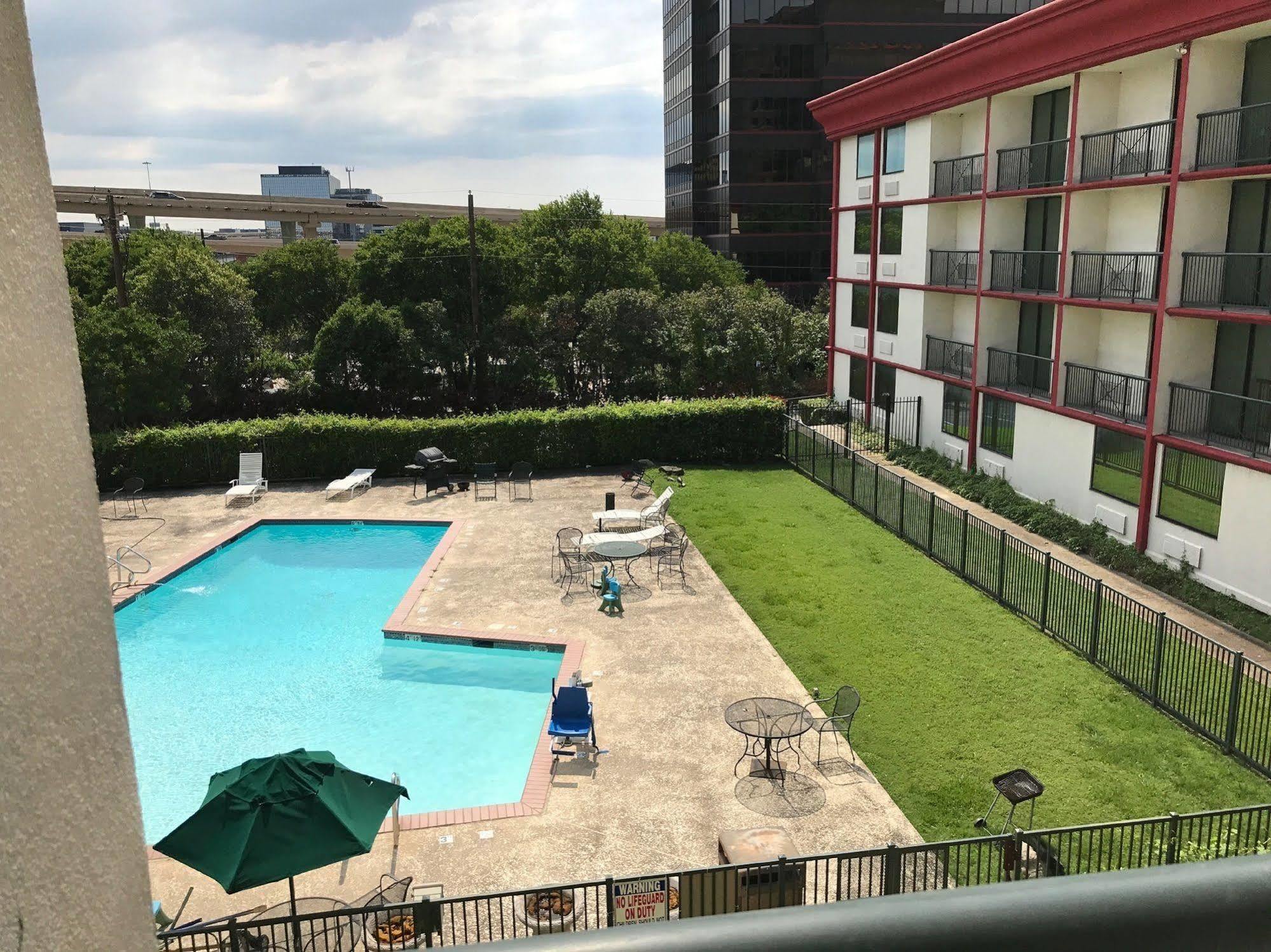 Gateway Hotel Dallas Park Central Extérieur photo